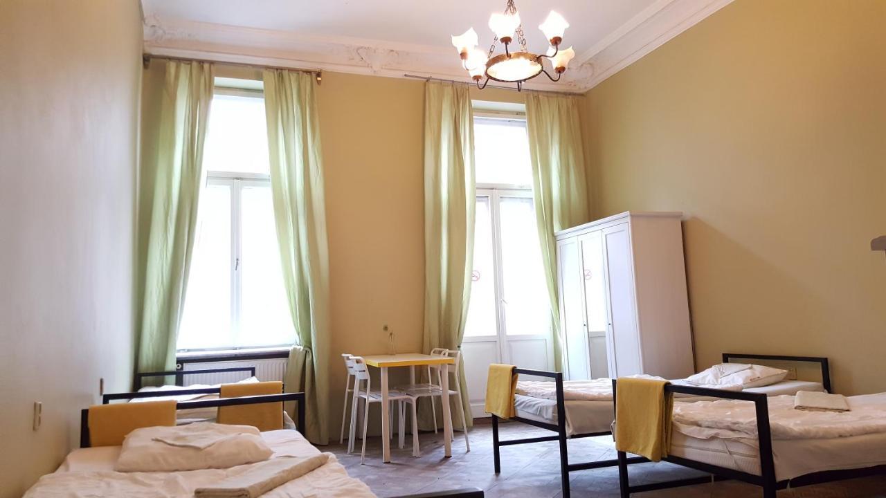 Hostel Witt วอร์ซอ ภายนอก รูปภาพ
