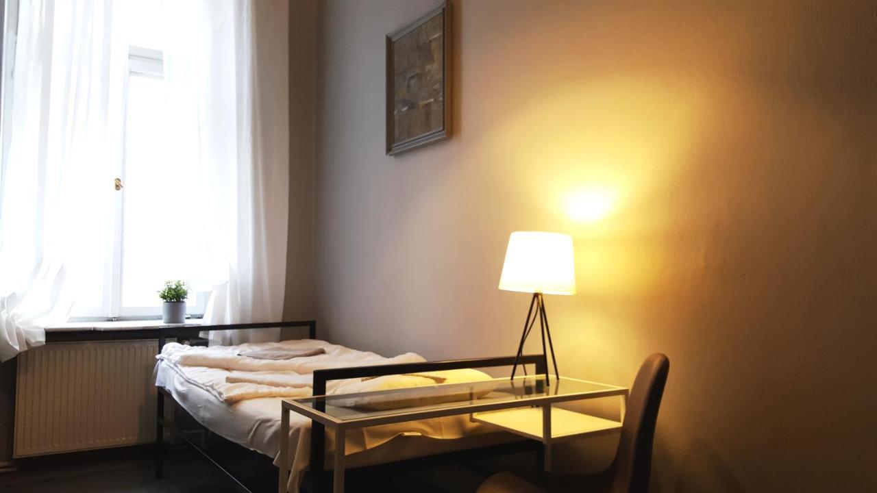 Hostel Witt วอร์ซอ ภายนอก รูปภาพ
