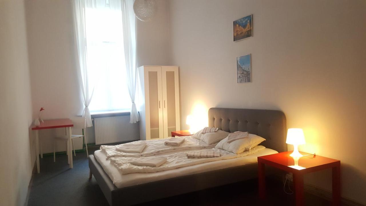 Hostel Witt วอร์ซอ ภายนอก รูปภาพ